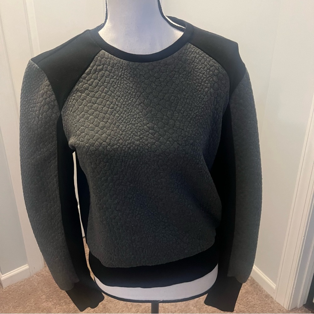 Blanc Noir Textured Pullover Sweatshirt Size XS Black / Gray Thumb Holes. NWOT